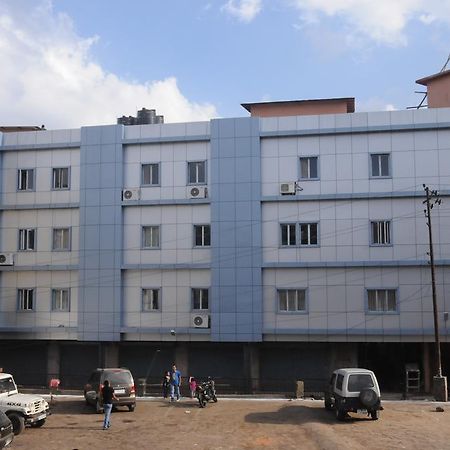 Hotel Barbareek Шилонг Екстериор снимка