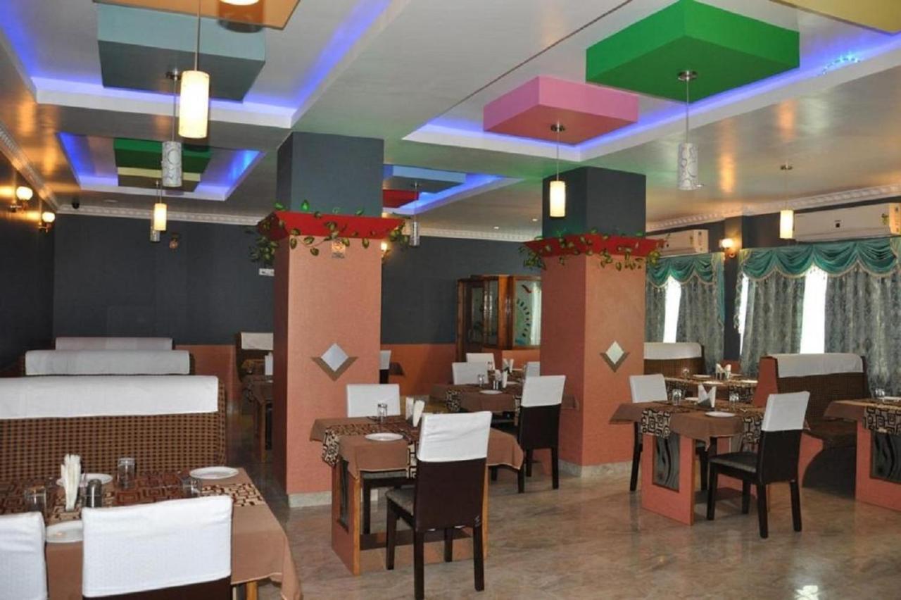 Hotel Barbareek Шилонг Екстериор снимка