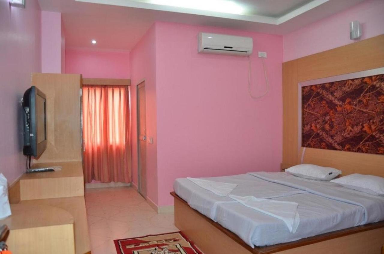 Hotel Barbareek Шилонг Екстериор снимка