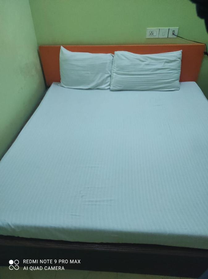 Hotel Barbareek Шилонг Екстериор снимка