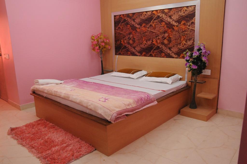 Hotel Barbareek Шилонг Екстериор снимка