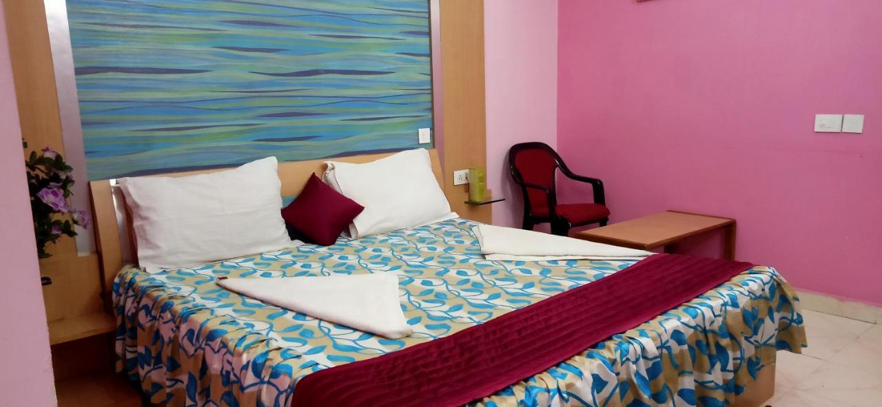 Hotel Barbareek Шилонг Екстериор снимка