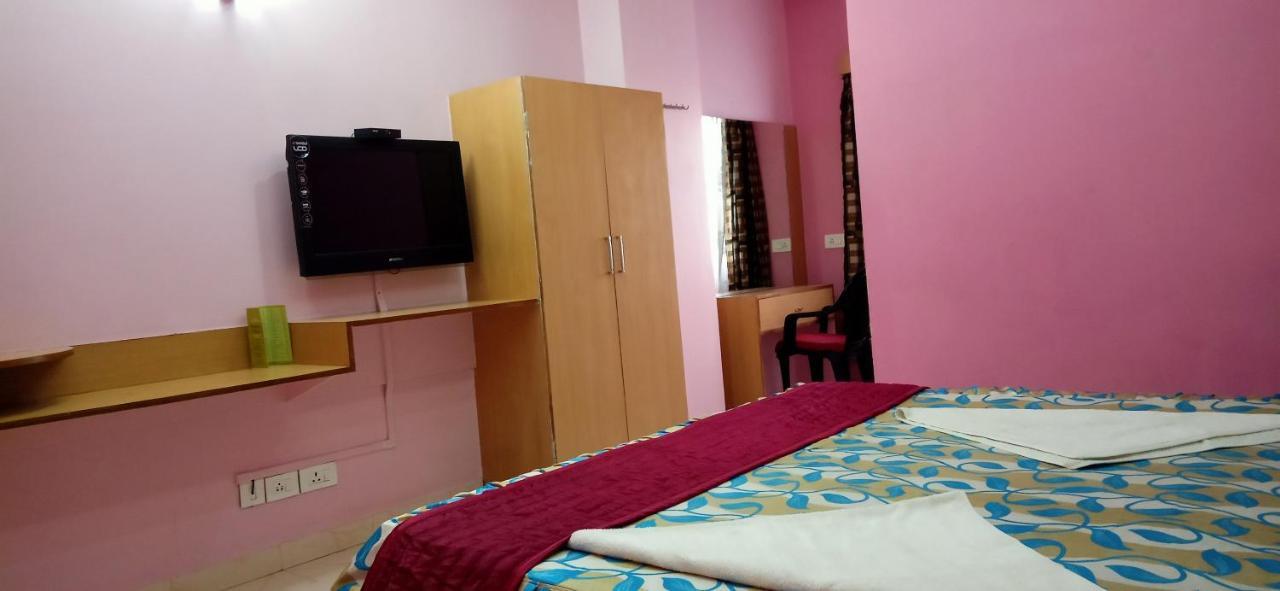 Hotel Barbareek Шилонг Екстериор снимка