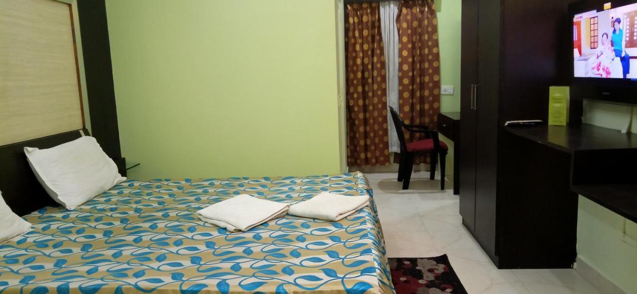 Hotel Barbareek Шилонг Екстериор снимка