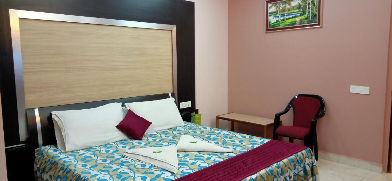 Hotel Barbareek Шилонг Екстериор снимка