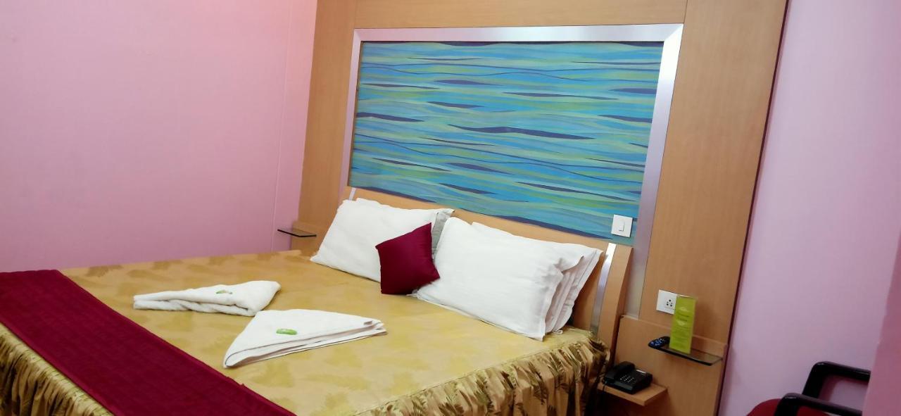 Hotel Barbareek Шилонг Екстериор снимка