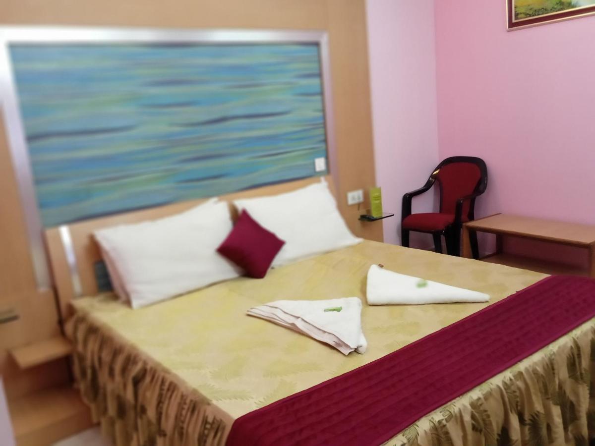 Hotel Barbareek Шилонг Екстериор снимка