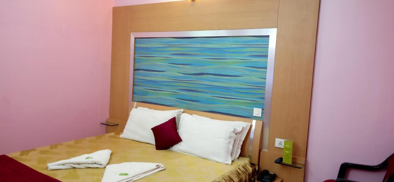 Hotel Barbareek Шилонг Екстериор снимка