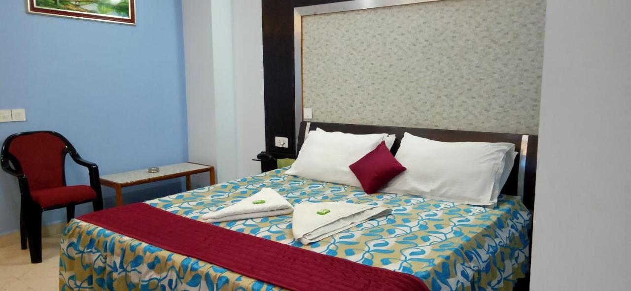 Hotel Barbareek Шилонг Екстериор снимка