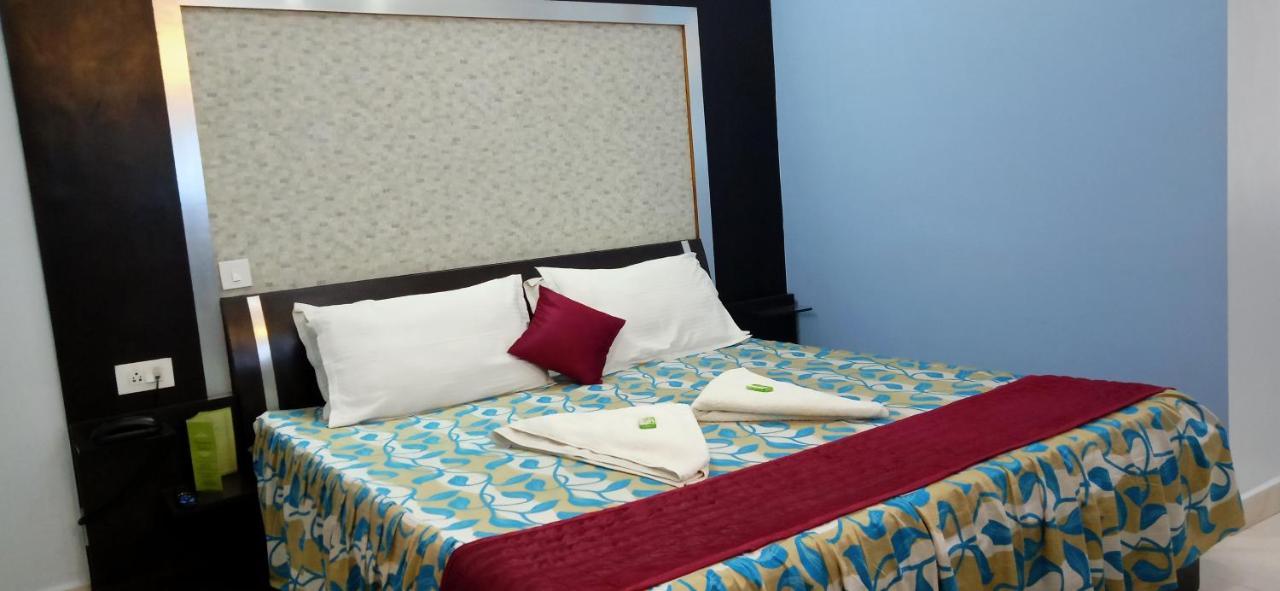 Hotel Barbareek Шилонг Екстериор снимка