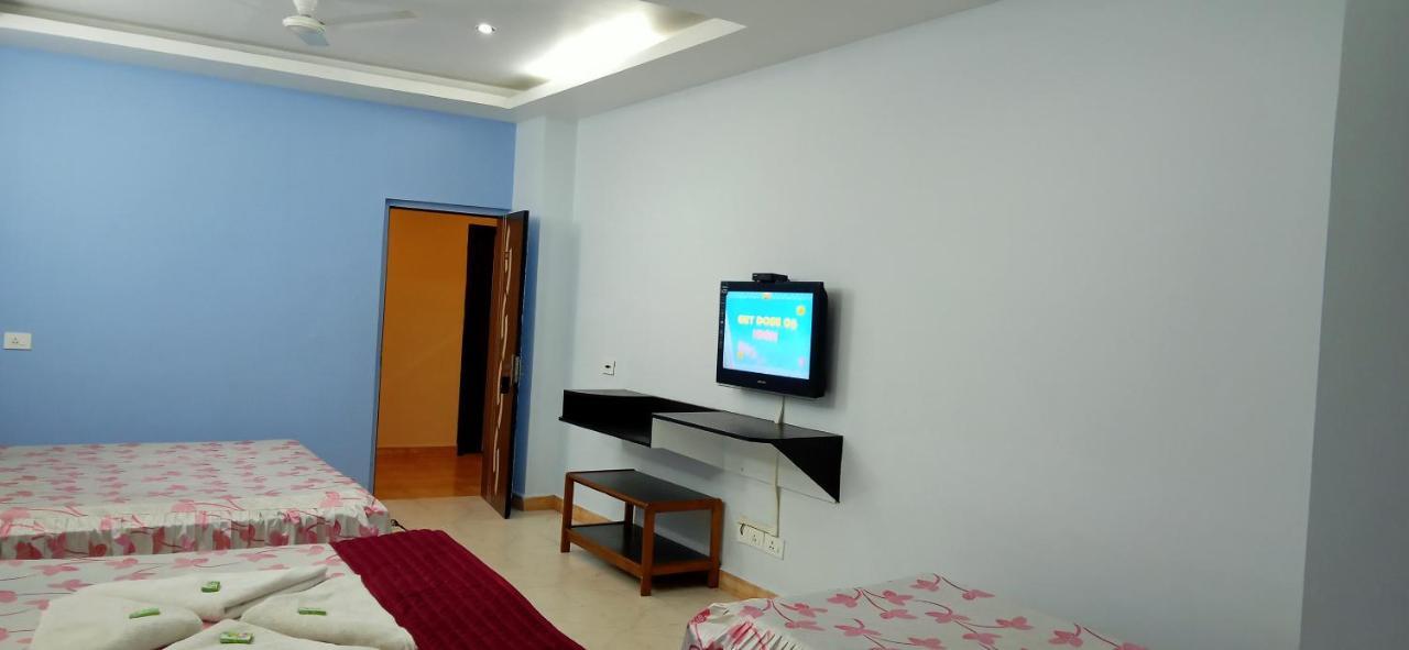Hotel Barbareek Шилонг Екстериор снимка