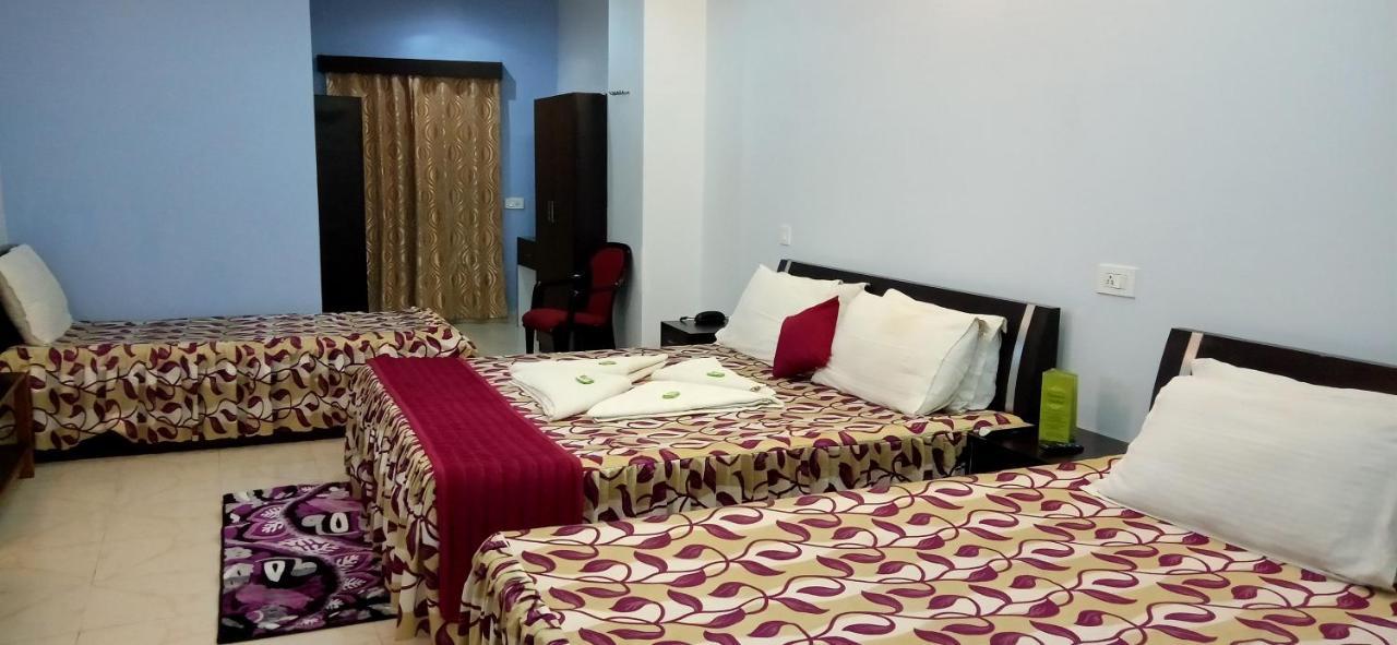 Hotel Barbareek Шилонг Екстериор снимка