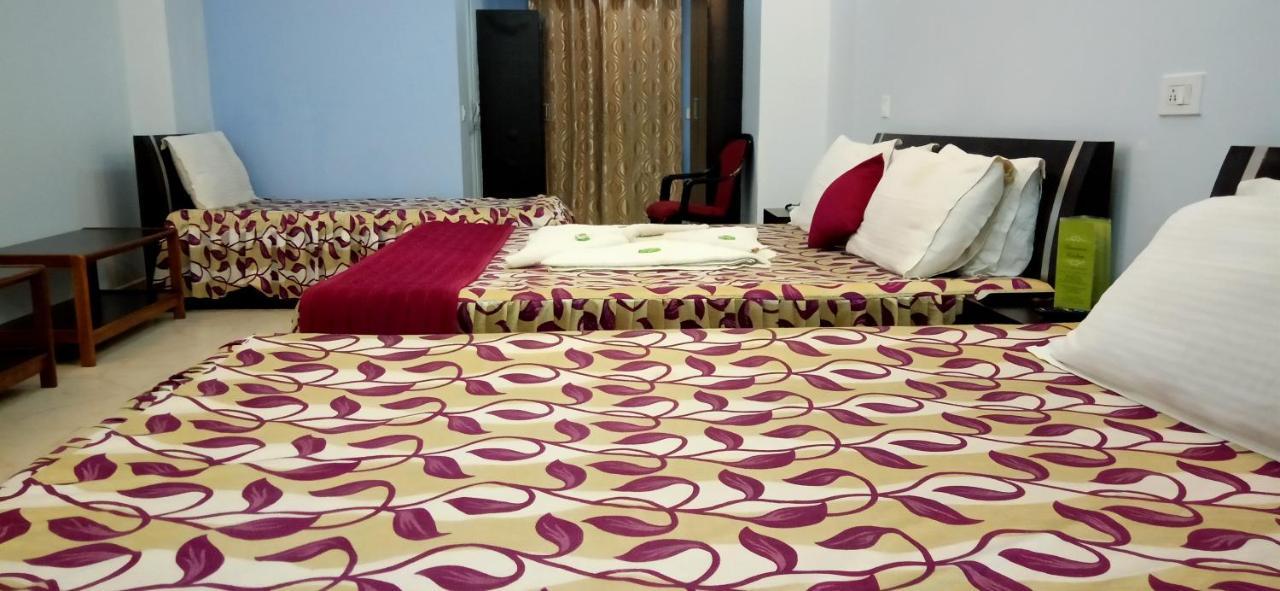 Hotel Barbareek Шилонг Екстериор снимка