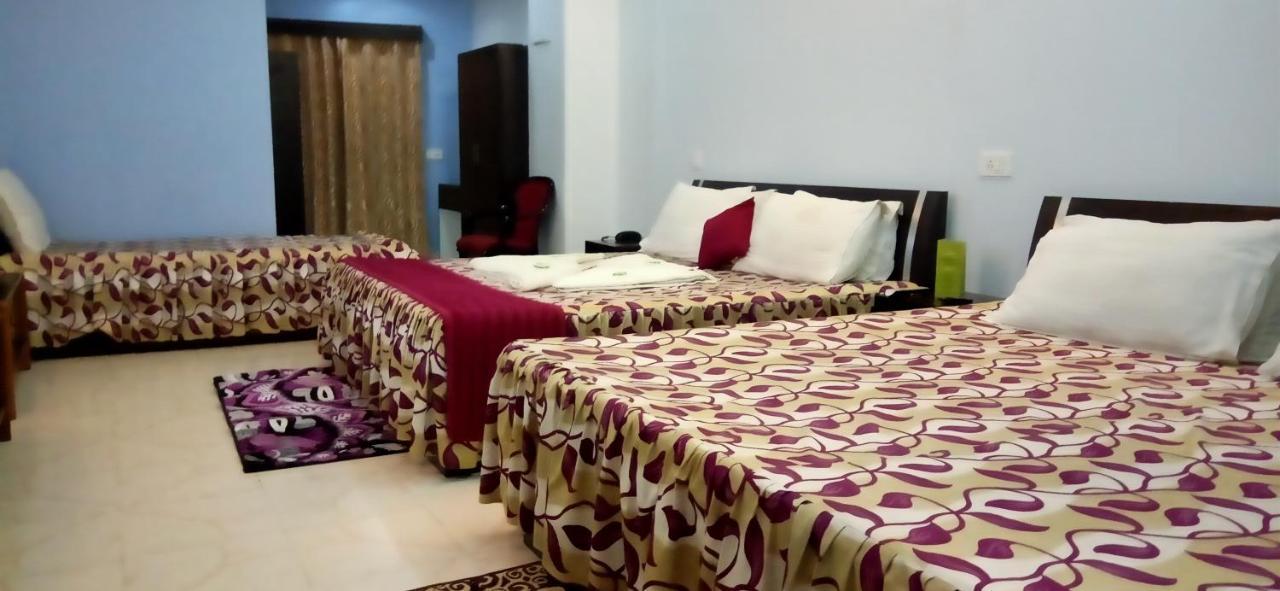 Hotel Barbareek Шилонг Екстериор снимка