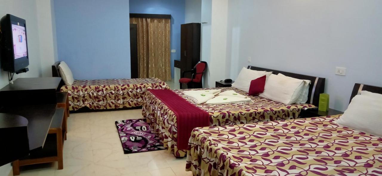 Hotel Barbareek Шилонг Екстериор снимка