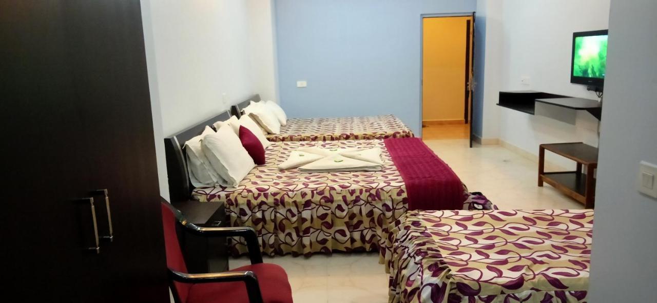 Hotel Barbareek Шилонг Екстериор снимка