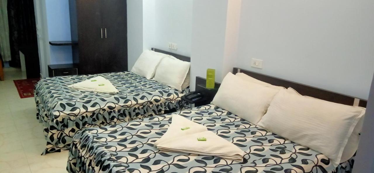 Hotel Barbareek Шилонг Екстериор снимка