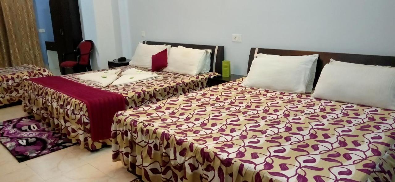 Hotel Barbareek Шилонг Екстериор снимка