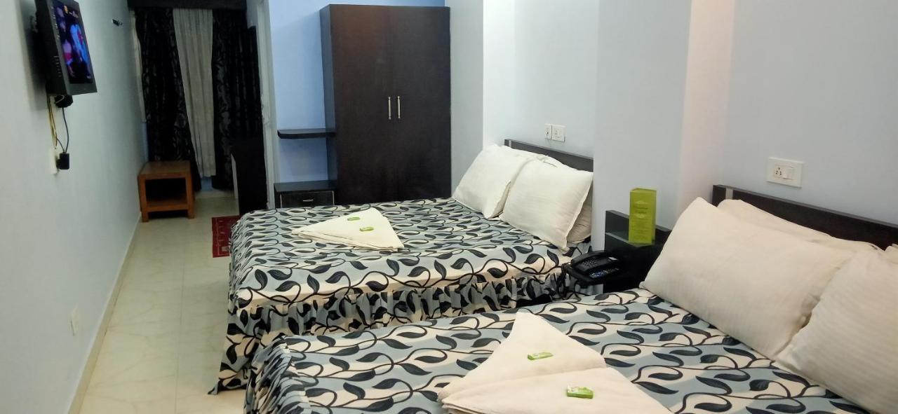 Hotel Barbareek Шилонг Екстериор снимка